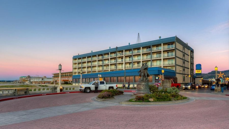 Promenade Inn & Suites Oceanfront