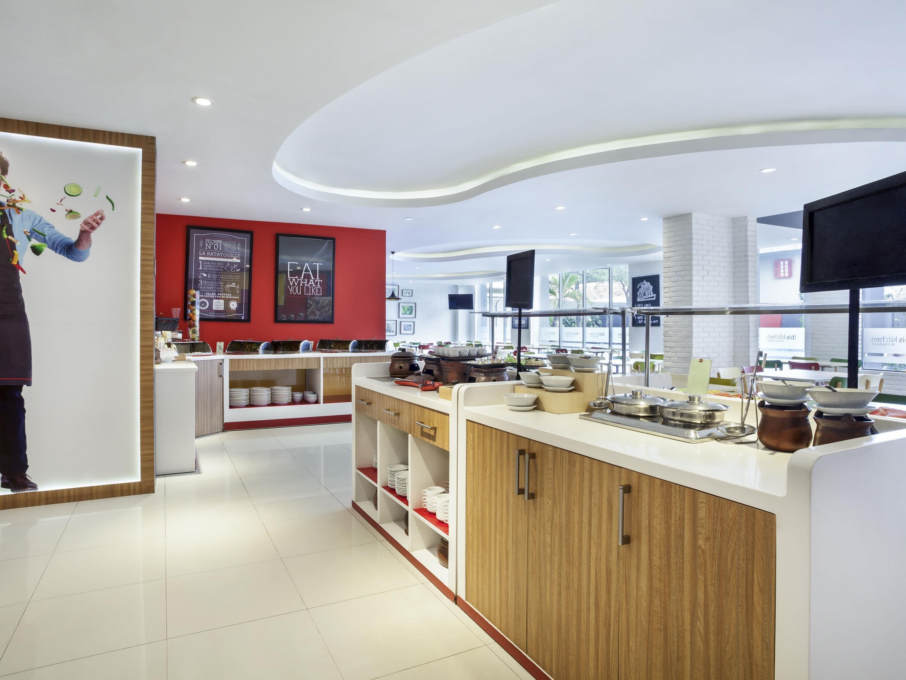 Breakfast, lunch, dinner served; pool views