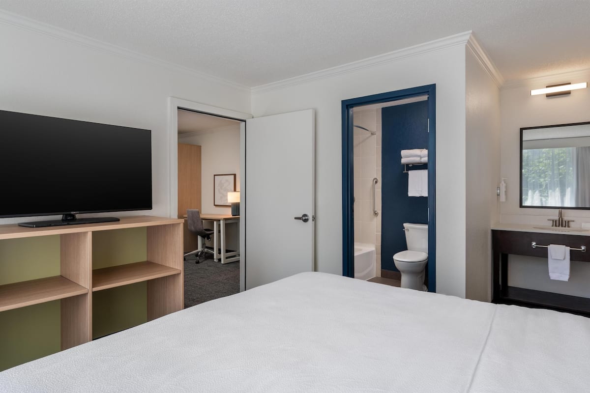 Premium bedding, pillowtop beds, desk, blackout drapes