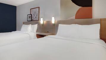 Ropa de cama de alta calidad, camas con pillow-top y muebles diferentes