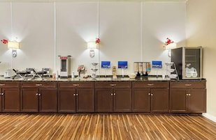 Free daily buffet breakfast