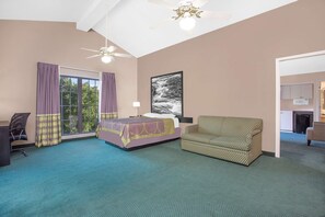 Studiosuite, Mehrere Betten, Nichtraucher | Schreibtisch, schallisolierte Zimmer, Bügeleisen/Bügelbrett