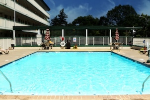 Piscina externa sazonal