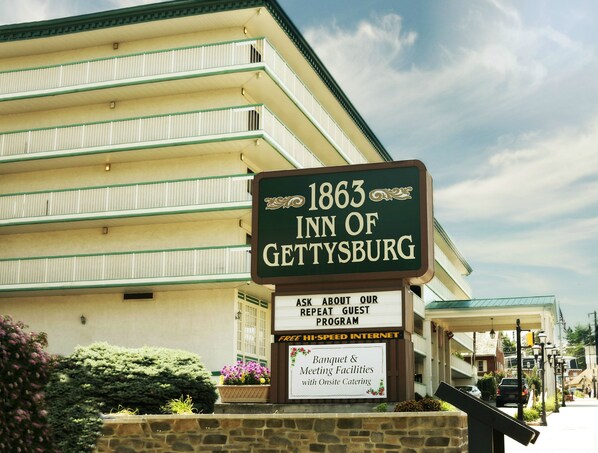 Experience the historic charm of the Inn of Gettysburg, offering a repeat guest program and complimentary high-speed internet.