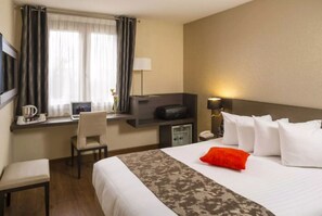 Premium bedding, in-room safe, desk, laptop workspace - Best Western Plus Hotel Elixir Grasse (Grasse)