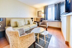 Junior Suite, 1 King Bed, Non Smoking (with Sofabed) | Premium bedding, in-room safe, desk, laptop workspace - Best Western Plus Hotel Elixir Grasse (Grasse)