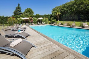 Outdoor pool, pool loungers