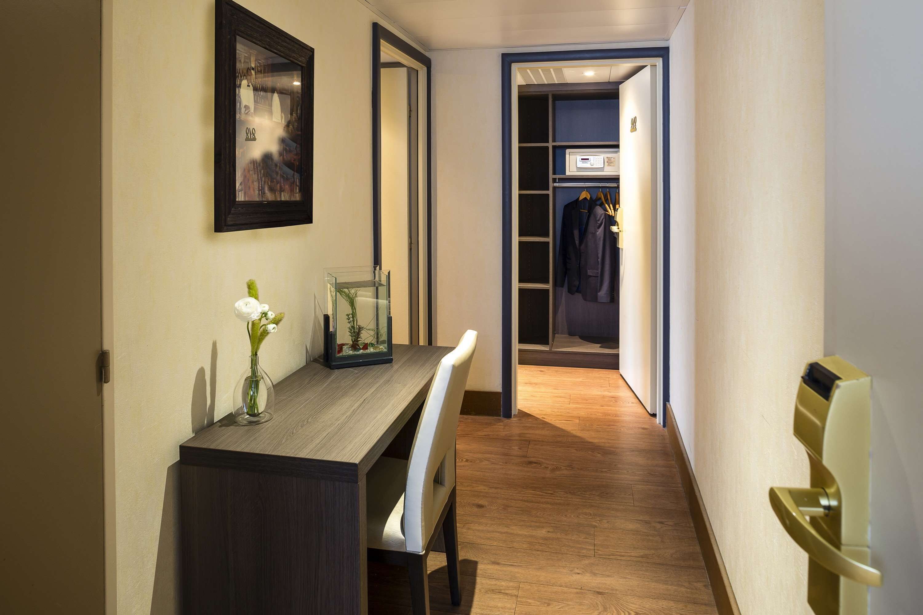 family room, multiple beds, non smoking, valley view | premium bedding, in-room safe, desk, laptop workspace