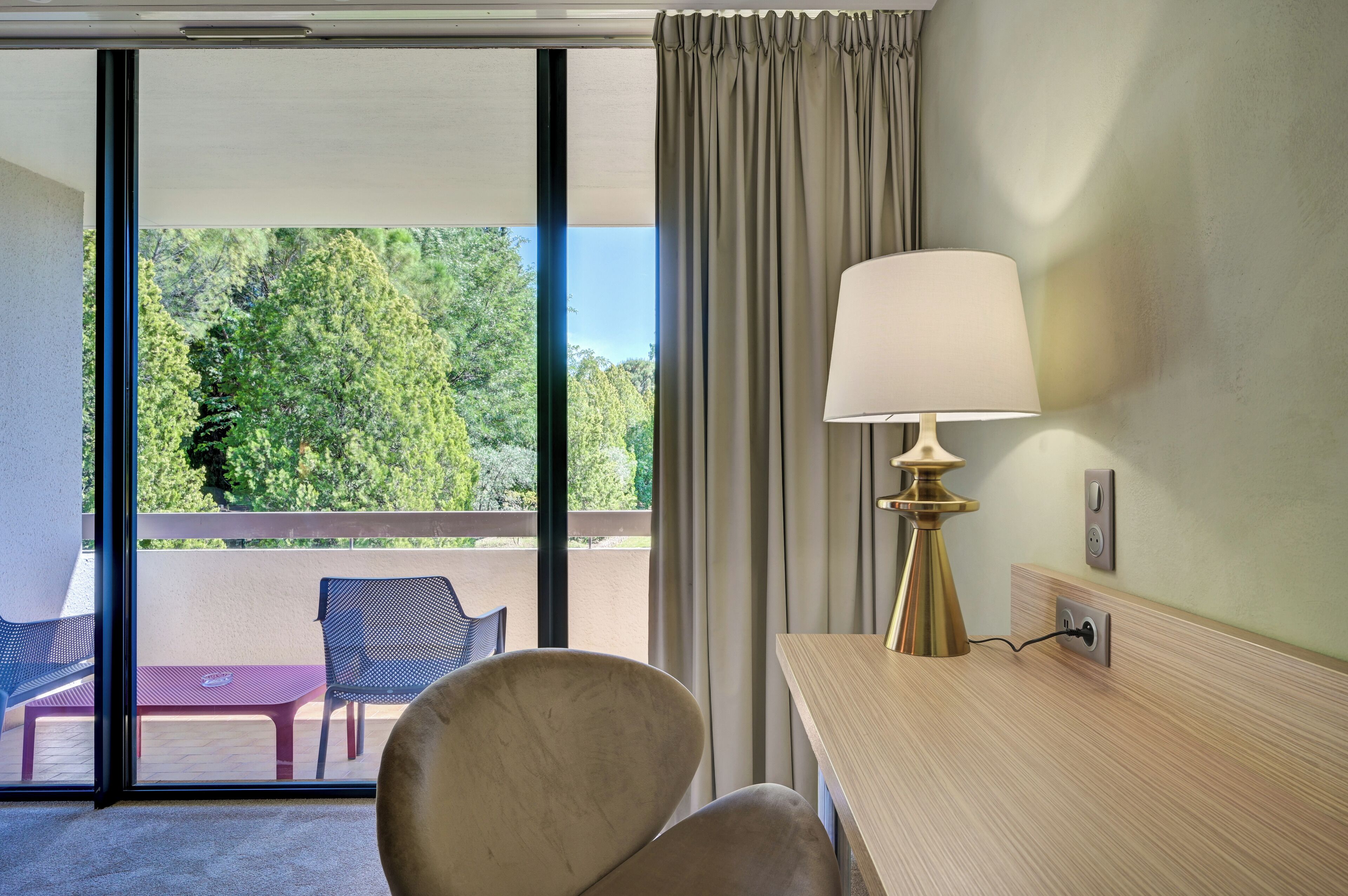 superior room, 1 queen bed, non smoking, garden view | bathroom | rainfall showerhead, free toiletries, hair dryer, towels