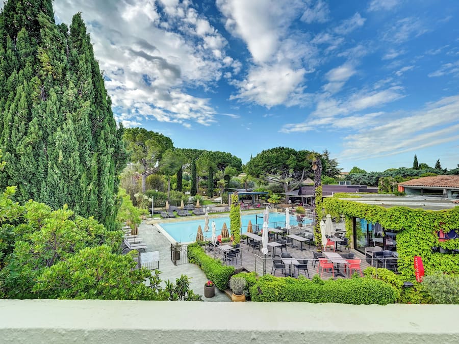 Premium bedding, pillowtop beds, minibar, in-room safe