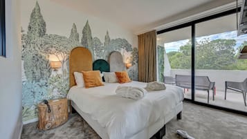 Premium bedding, pillow-top beds, minibar, in-room safe