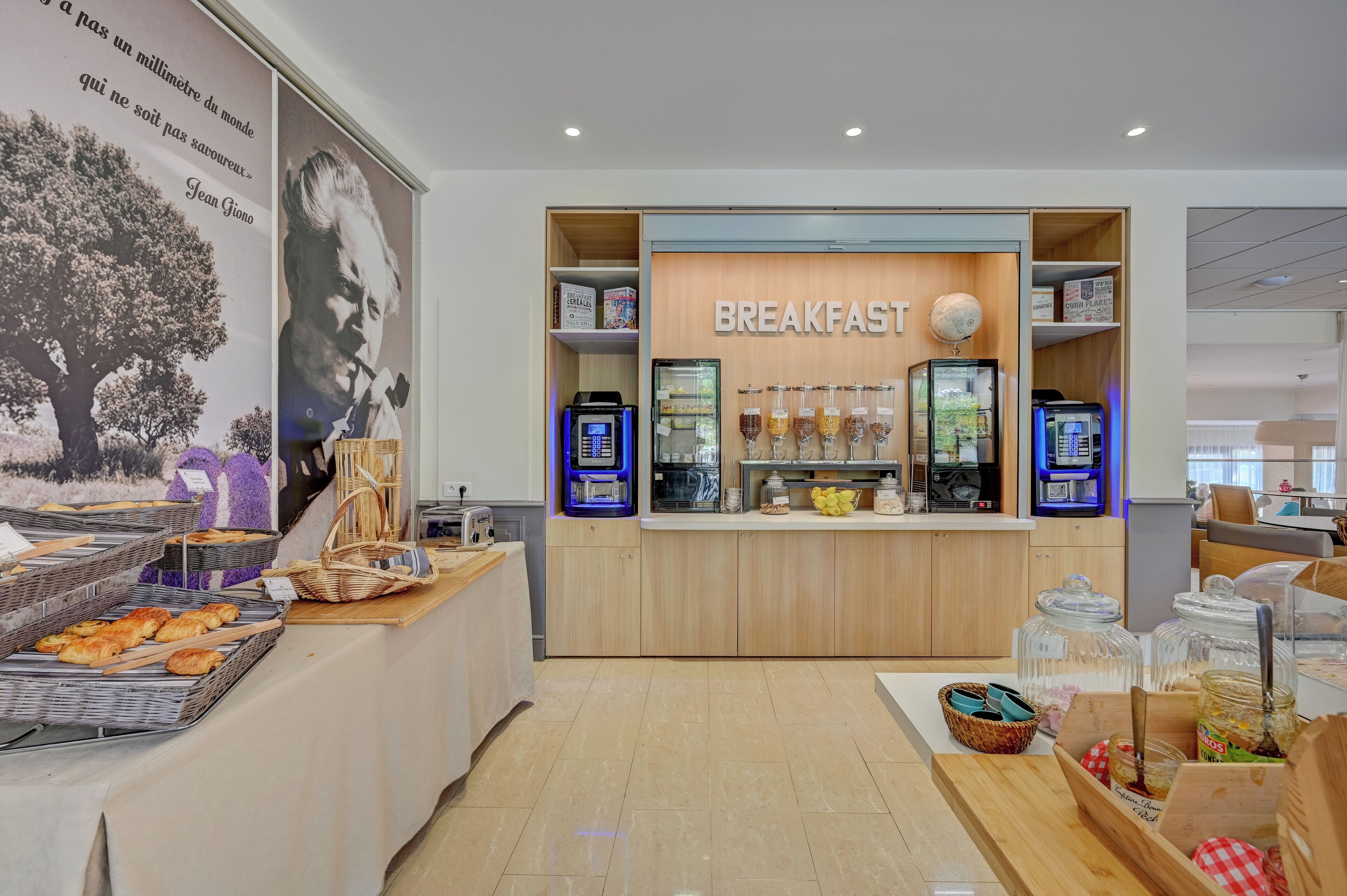 daily buffet breakfast (eur 20 per person)