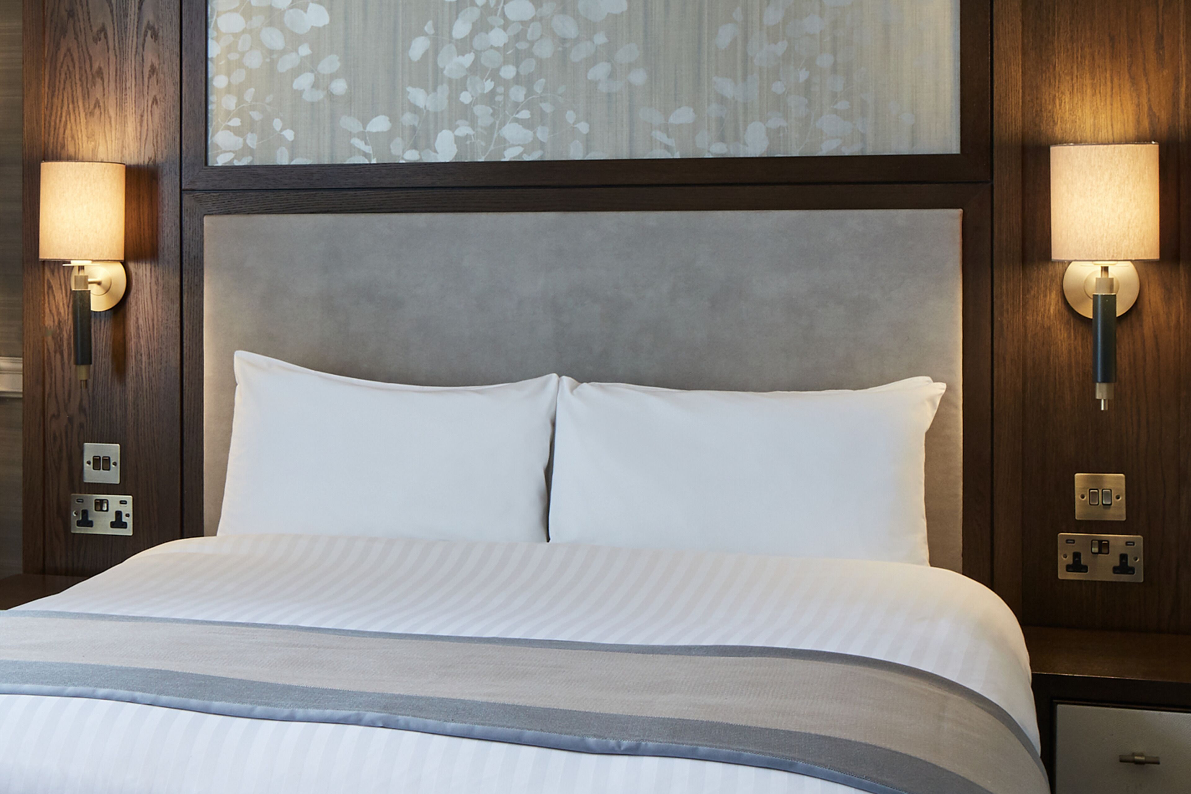 Premium bedding, in-room safe, desk, laptop workspace