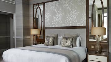 Premium bedding, in-room safe, desk, laptop workspace