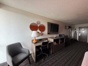 Coffres-forts dans les chambres, bureau, rideaux occultants