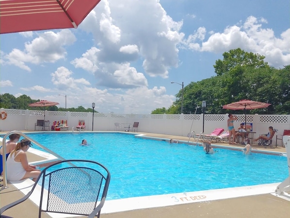 Seasonal outdoor pool, open 9:00 AM to 9:00 PM, sun loungers