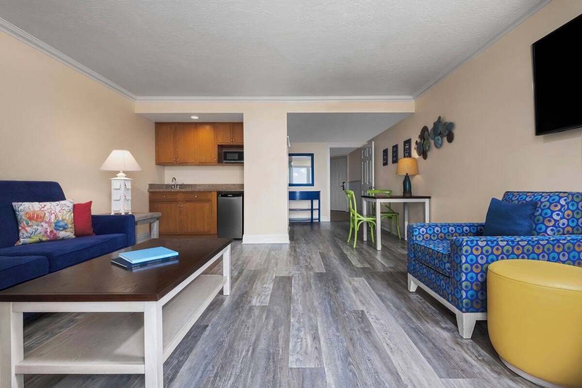 premium bedding, in-room safe, desk, iron/ironing board