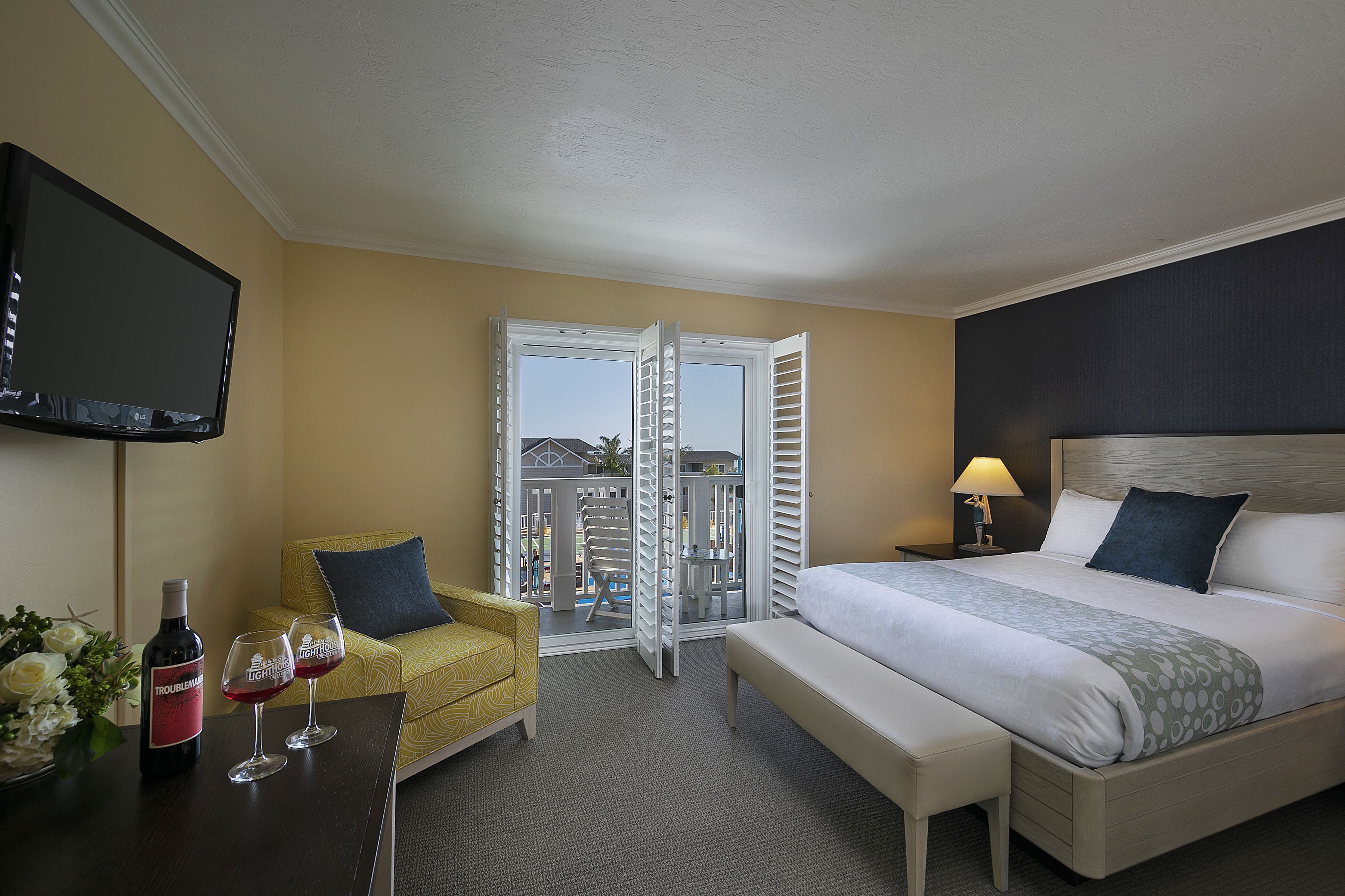 Suite, 2 slaapkamers, uitzicht op binnenplaats | Luxe beddengoed, een kluis op de kamer, een bureau