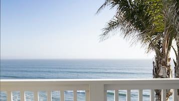Suite Premium, 1 letto king con divano letto, fronte oceano | Terrazza/patio