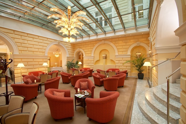 Lobby-Lounge