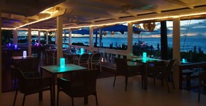 Frühstück, Mittagessen, karibische Küche, Blick auf den Strand