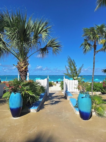 Exterior. Sibonné Beach Hotel
