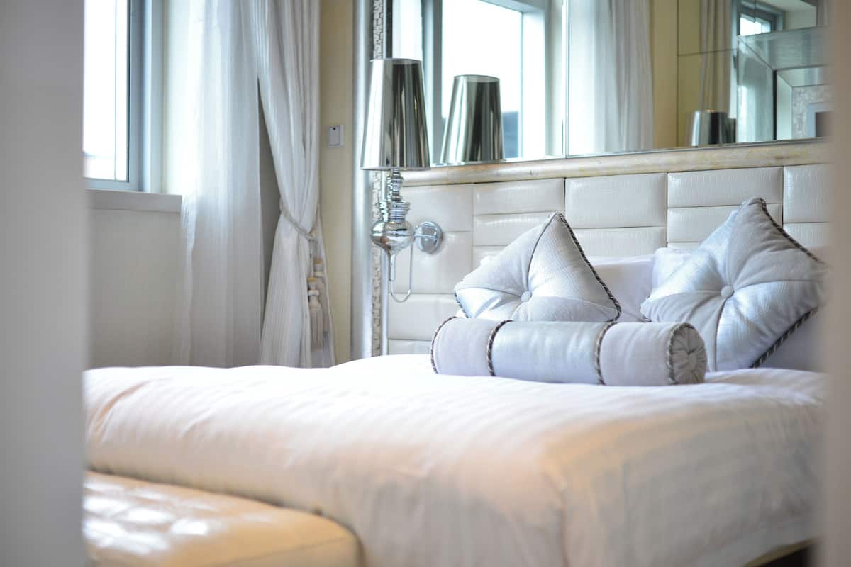 Suite (Royale) | Minibar, safe på rommet, skrivebord og skrivebord for bærbar PC