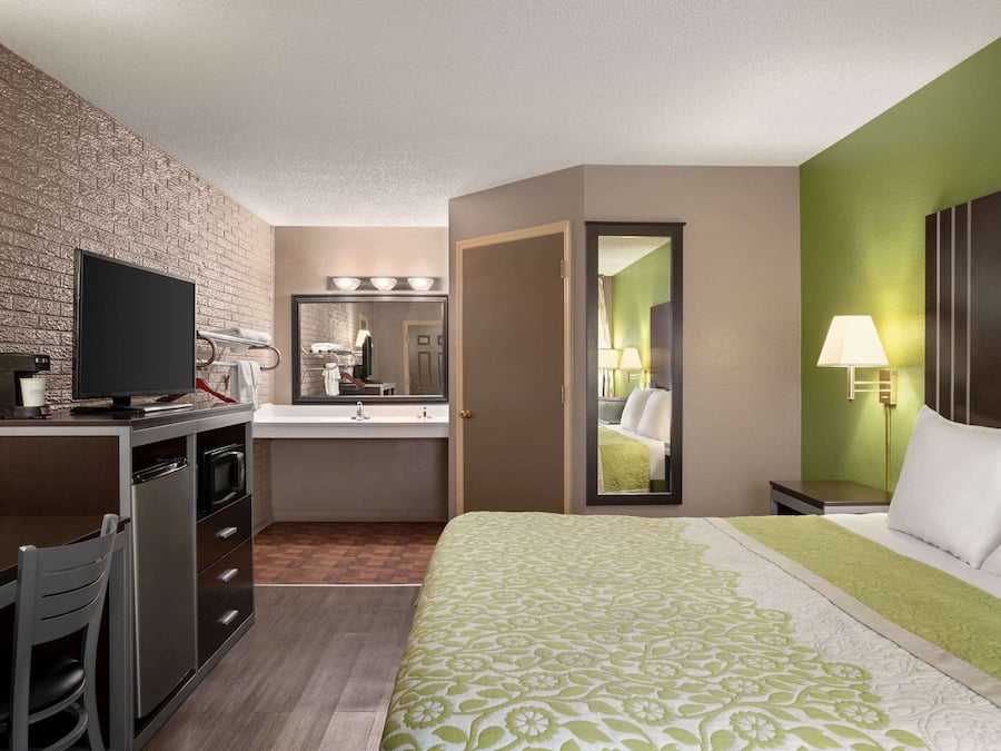 Cortinas blackout, berços grátis, camas extras/dobráveis (sobretaxa)