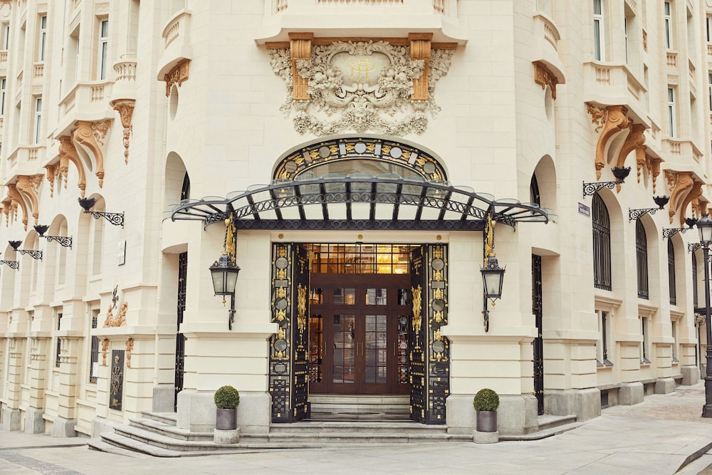 La Cúpula (The Palace Hotel) by null
