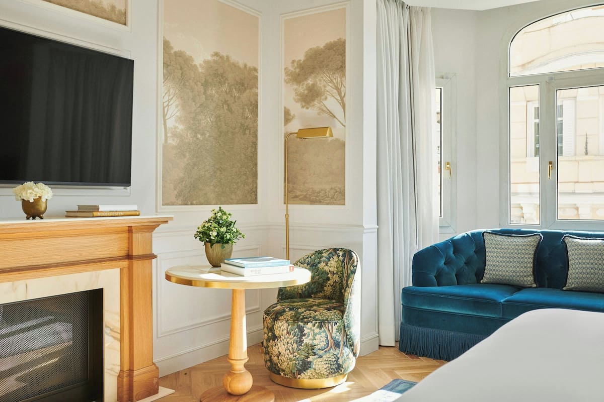 Literie de qualité supérieure, surmatelas, minibar