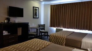 Standard Room, 2 Queen Beds, Non Smoking | Rollaway beds, free WiFi, bed sheets - Travelodge by Wyndham Eureka (Eureka)