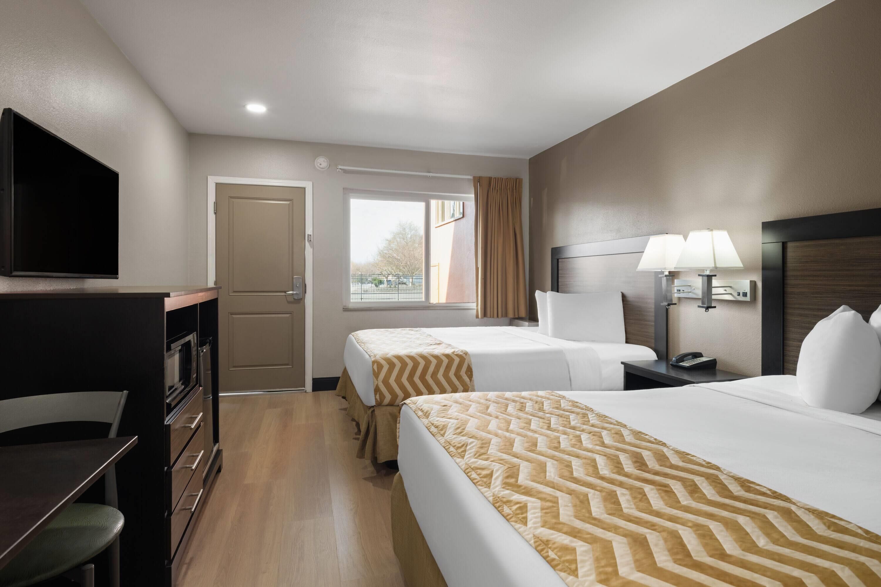 Chambre Standard, 2 grands lits, non-fumeur | Lit d’appoint (supplément), accès au Wi-Fi (inclus), literie fournie