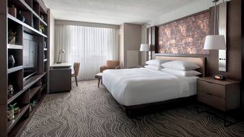 Room, 1 King Bed | In-room safe, desk, laptop workspace, blackout drapes