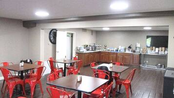 Free daily continental breakfast