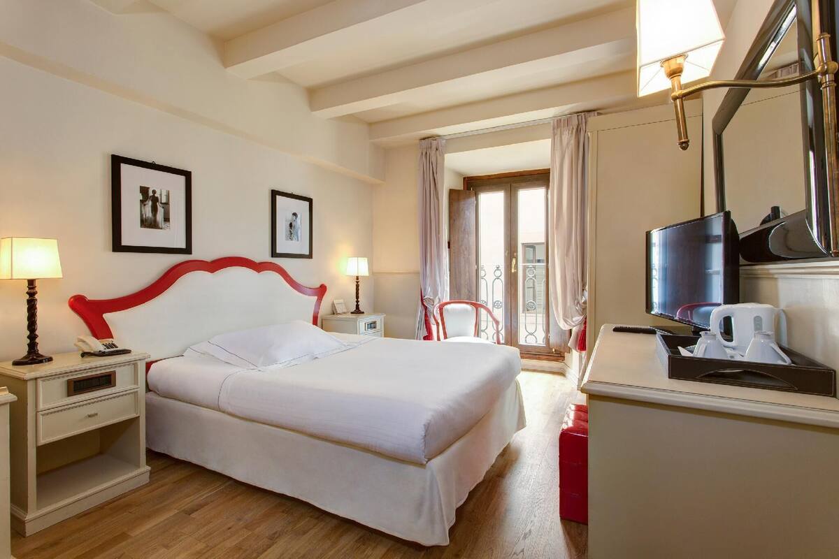 Queen Room | Literie hypoallergénique, minibar, coffre-fort, bureau