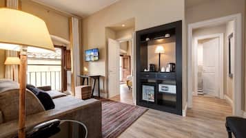 Phòng Suite | 1 phòng ngủ, bộ đồ giường kháng dị ứng, minibar, két bảo mật tại phòng