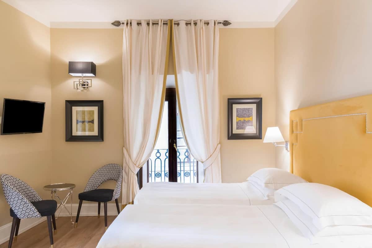 Ropa de cama hipoalergénica y minibar