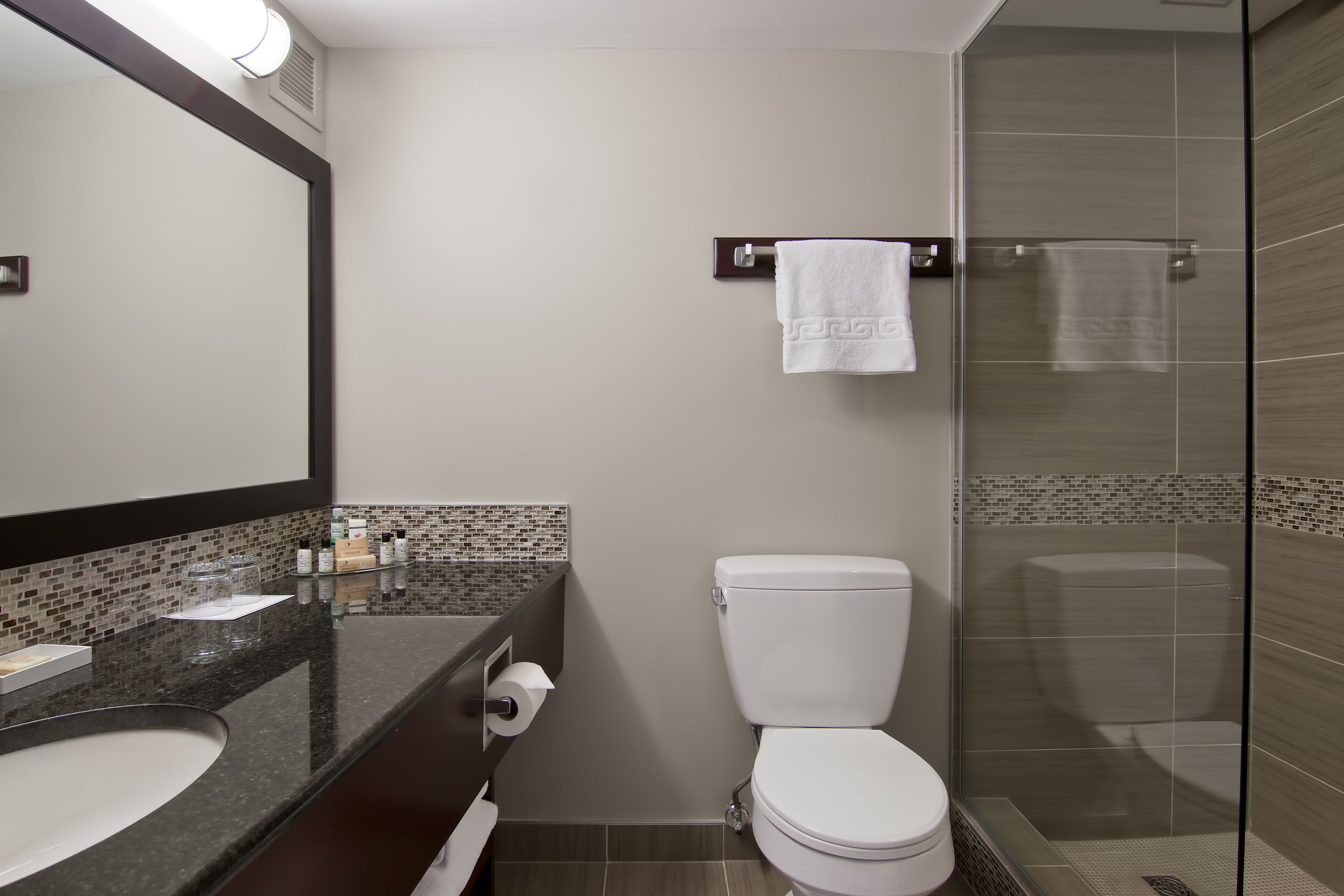 Photo - Chateau Lacombe Hotel