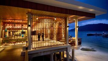 Breakfast and dinner served, international cuisine