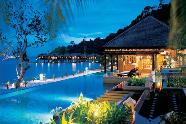 Massasje med varme steiner, svensk massasje og thailandsk massasje