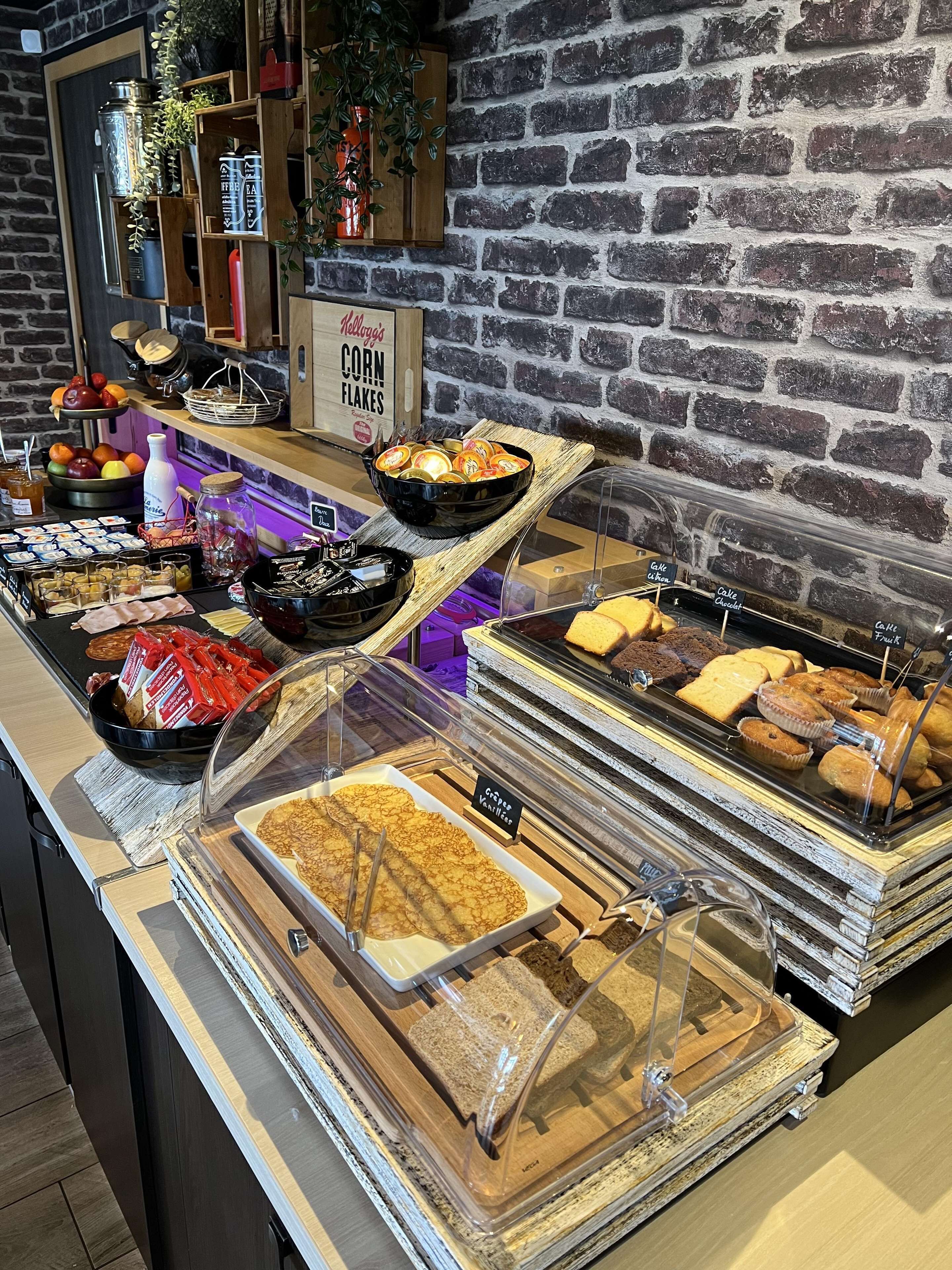 daily continental breakfast (eur 14.5 per person)