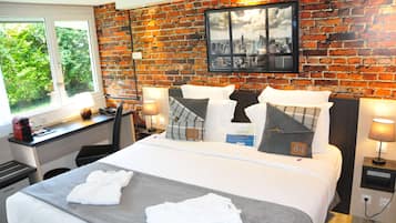 Executive Double Room | 1 bedroom, premium bedding, individually decorated