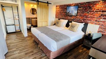 Habitación superior, 2 camas individuales | 1 habitación, ropa de cama de alta calidad y decoración personalizada