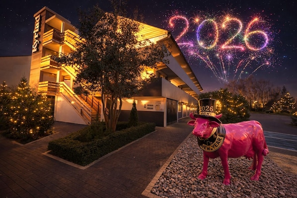 Front of property - Kyriad Lisieux (Lisieux)