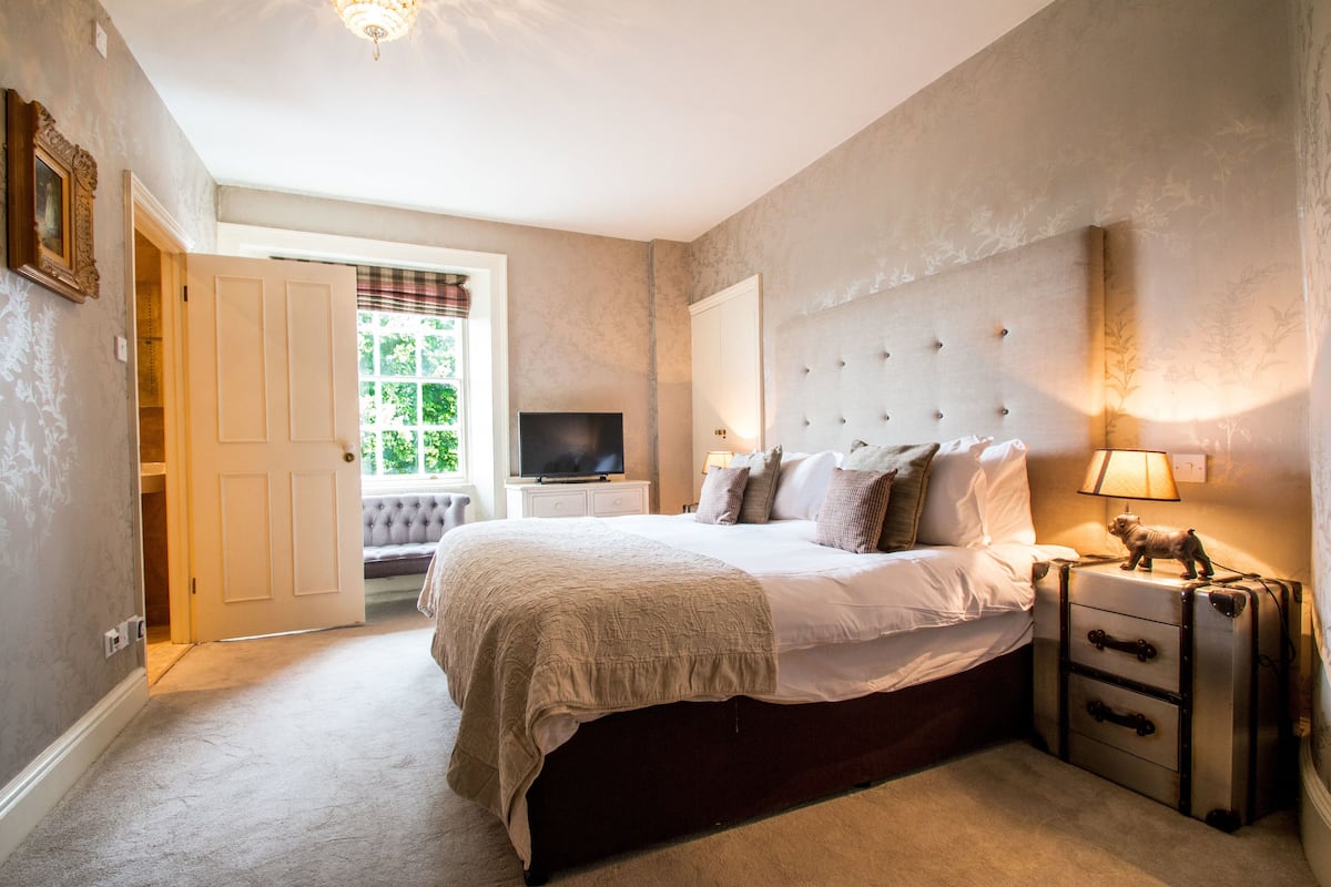 Individually furnished, rollaway beds, free WiFi, alarm clocks