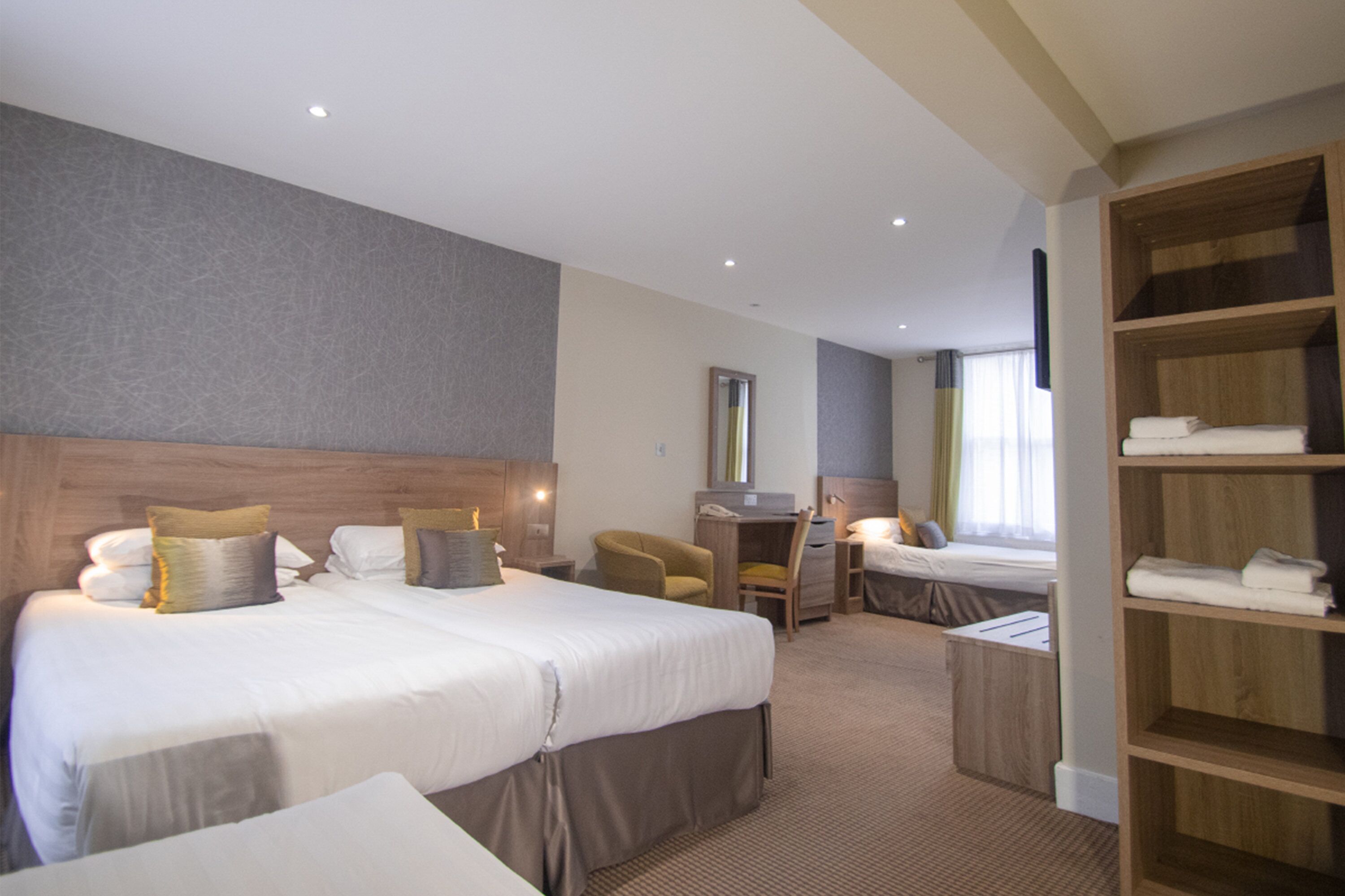 1 bedroom, in-room safe, desk, blackout curtains