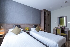 1 bedroom, in-room safe, desk, blackout curtains