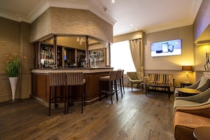 Bar (in der Unterkunft)