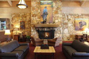 Reception - 3 Rivers Hotel (Bozeman)