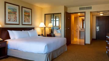 Chambre, 1 trÚs grand lit, accessible aux personnes à mobilité réduite, baignoire (Mobility) | Literie de qualité supérieure, coffres-forts dans les chambres, bureau